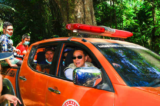 Eman Tinjau 2 Lokasi Kebakaran